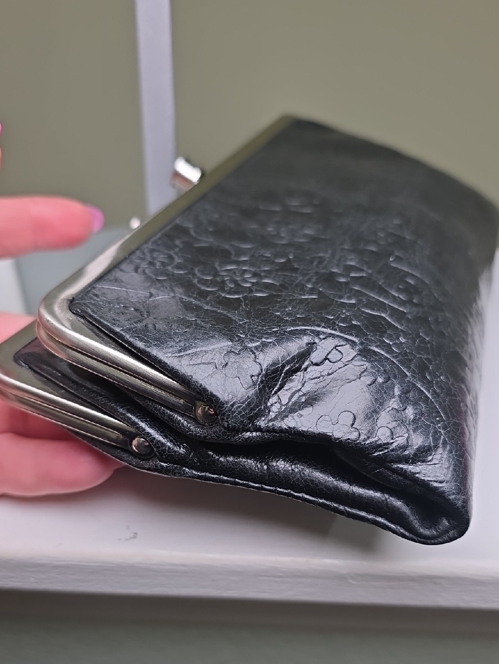 HOBO Black Leather Floral Embossed "Lauren" Double Snap Fold Open Clutch EUC - Picture 7 of 15